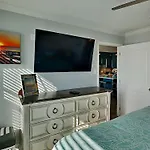 Seascape 1110-Parrot Paradise